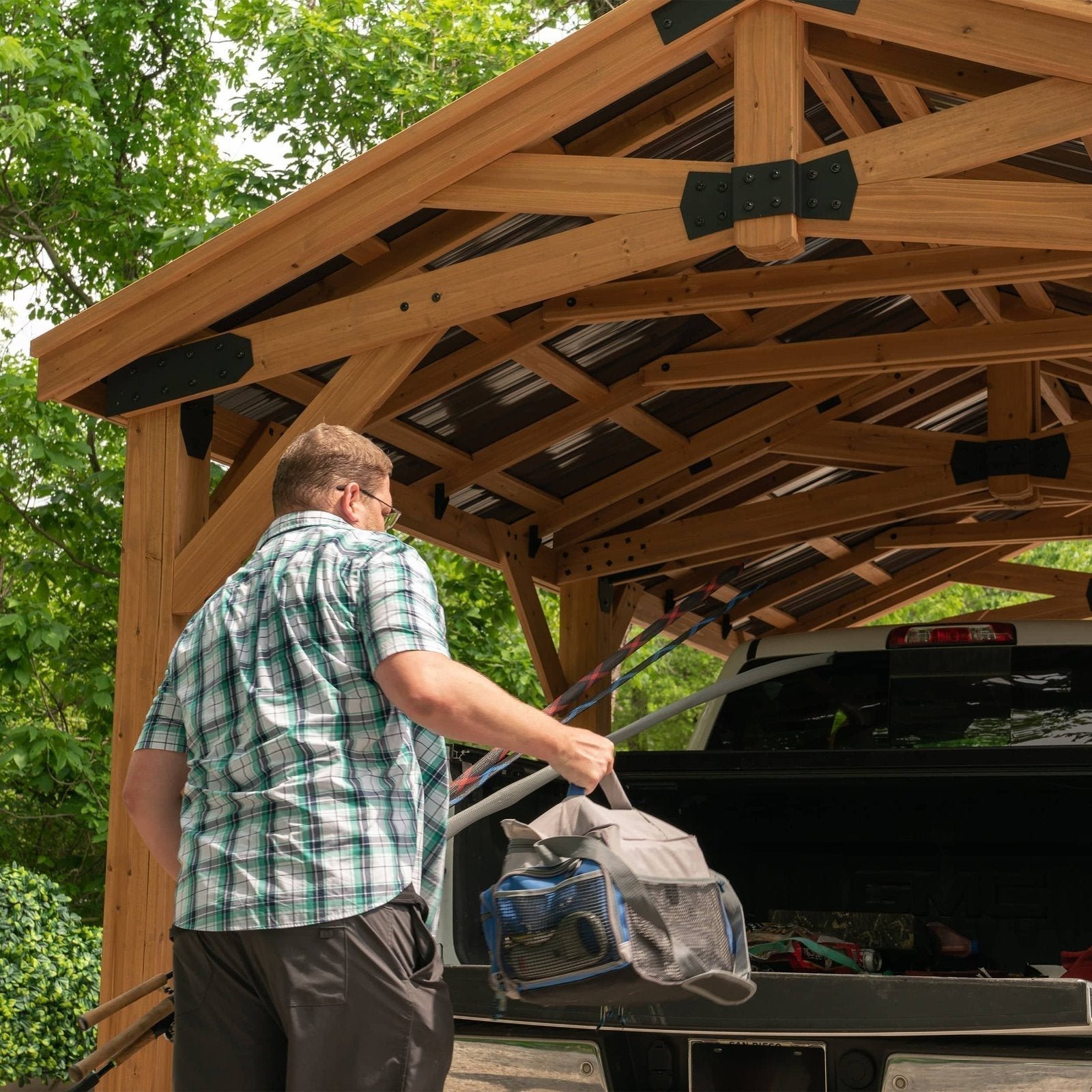 P12_NorwoodCarportTruckBack_82264dc8-56b5-4987-9464-c008493701e9-1-1.jpg