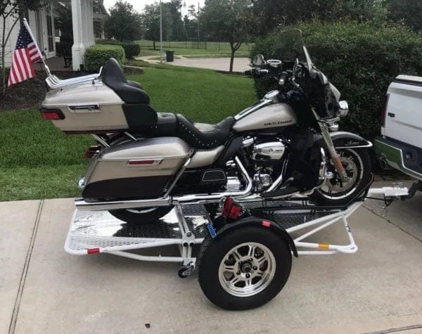 White_Single_Ride_Up_Trailer_with_Harley_1800x1800-600x475-1-3.jpg