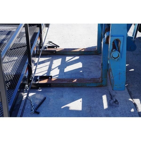 blue-diamond-attachments-4-x-6-work-platform-forklift-117010-10-600x600-1.jpg