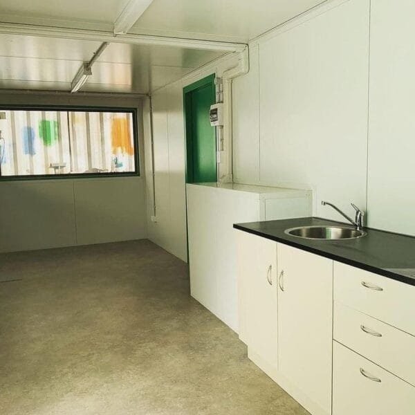 shippingcontainers_4use_1655901544_2866232358584895965_7681475953-600x600-1-1-1.jpg